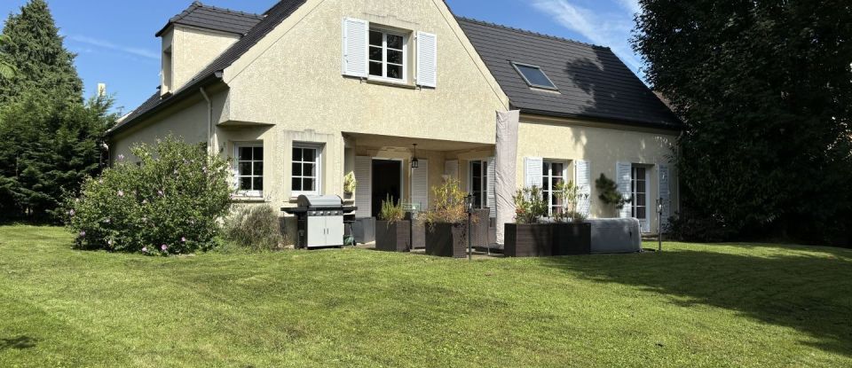 House 7 rooms of 227 m² in Guignes (77390)