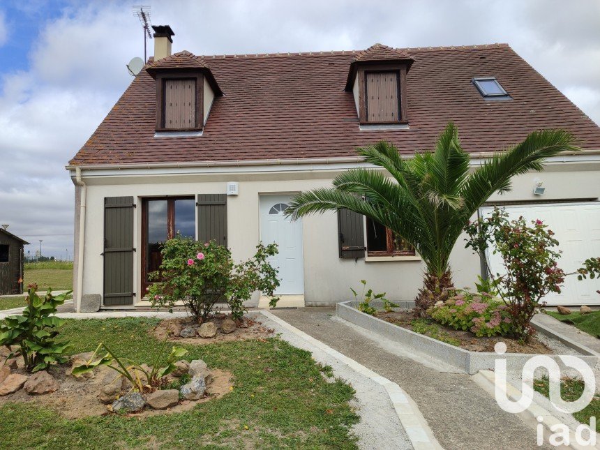 Maison 7 pièces de 120 m² à Trizay-lès-Bonneval (28800)