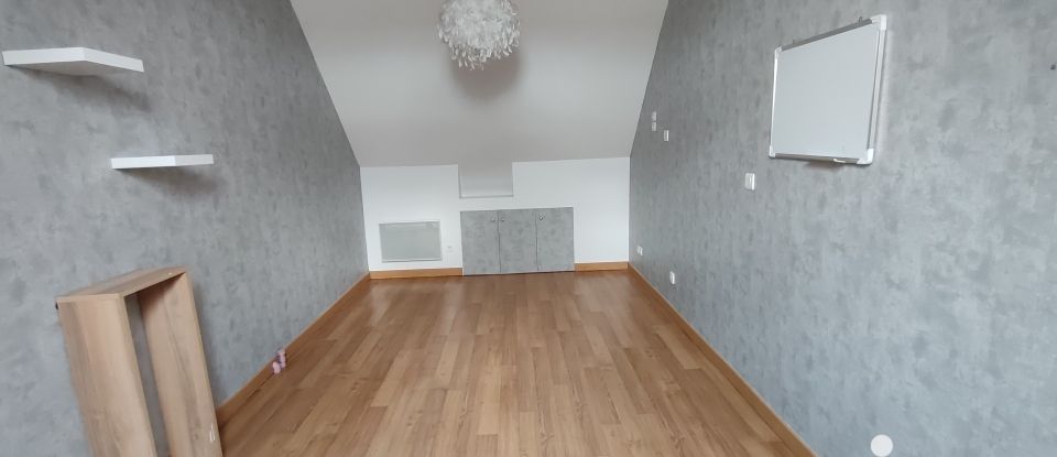 Maison 7 pièces de 120 m² à Trizay-lès-Bonneval (28800)