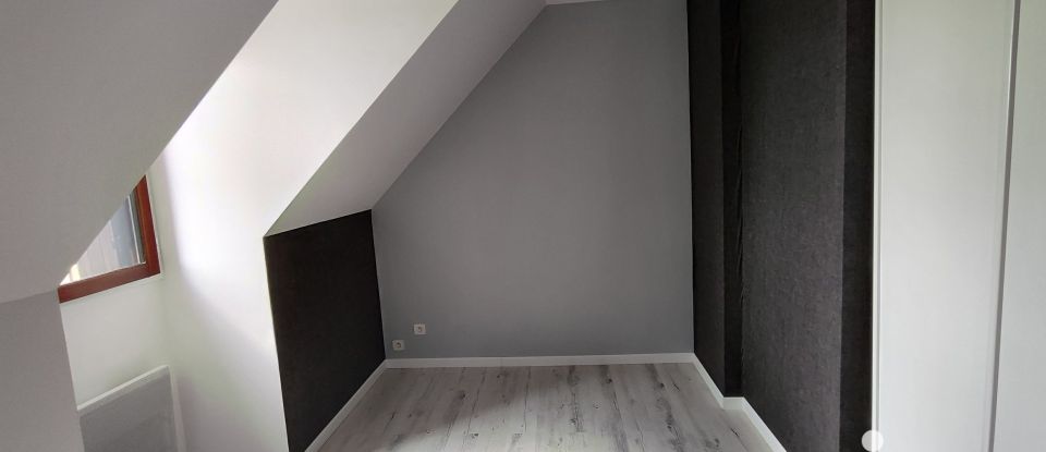 Maison 7 pièces de 120 m² à Trizay-lès-Bonneval (28800)