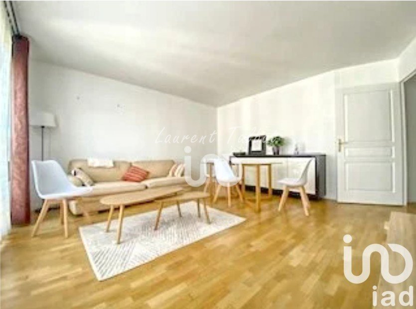 Appartement 2 pièces de 51 m² à Paris (75019)