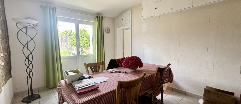 Town house 11 rooms of 230 m² in Thouars (79100)