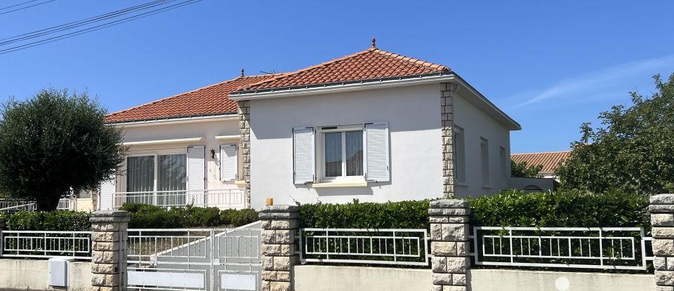 Traditional house 4 rooms of 127 m² in Les Sables-d'Olonne (85100)