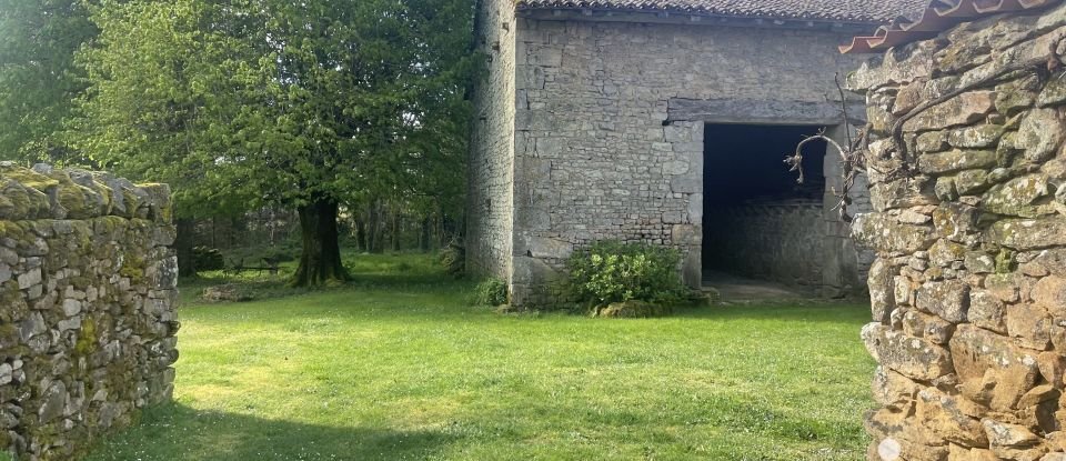 Ferme 6 pièces de 150 m² à Compreignac (87140)