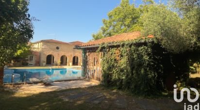 Estate 15 rooms of 1,000 m² in Saint-Martin-de-Sescas (33490)