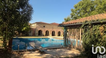 Estate 15 rooms of 1,000 m² in Saint-Martin-de-Sescas (33490)