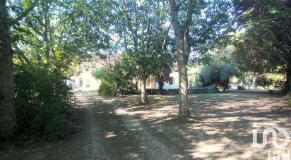 Estate 15 rooms of 1,000 m² in Saint-Martin-de-Sescas (33490)