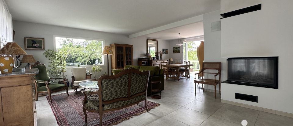 Traditional house 5 rooms of 182 m² in Quincy-Voisins (77860)