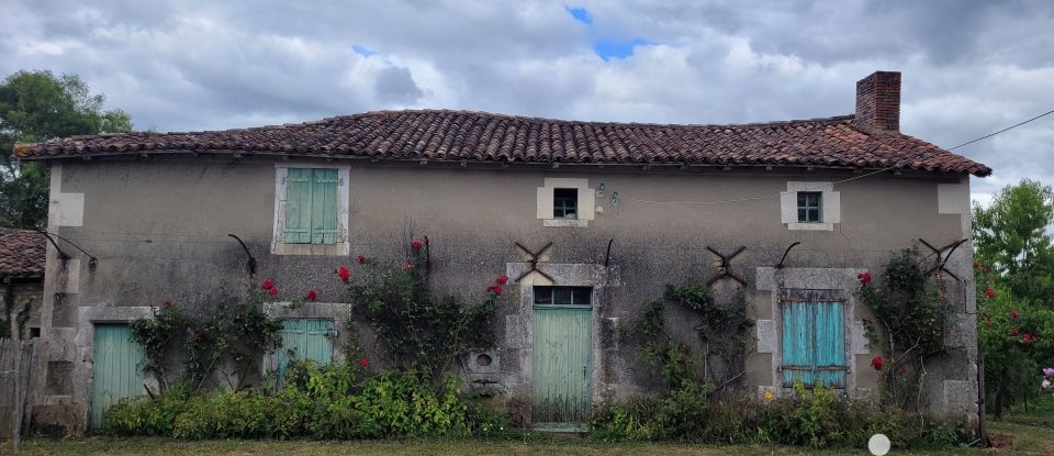 Maison 2 pièces de 53 m² à Le Bouchage (16350)