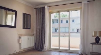 Apartment 3 rooms of 55 m² in Toulon (83200)