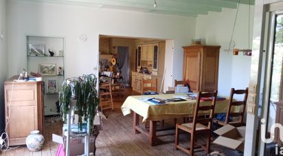 Country home 6 rooms of 214 m² in Camiran (33190)