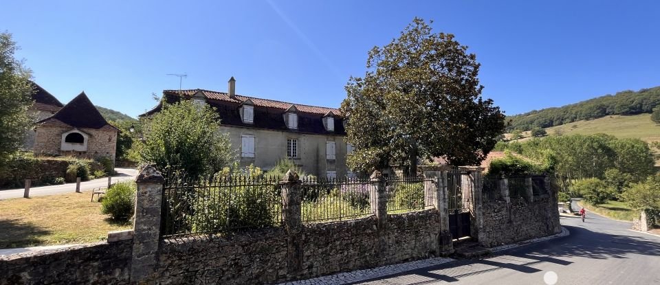 Mansion 10 rooms of 221 m² in Saint-Médard-de-Presque (46400)