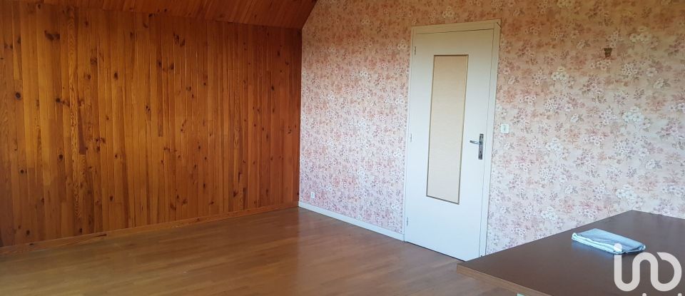 Maison 8 pièces de 167 m² à Curgy (71400)