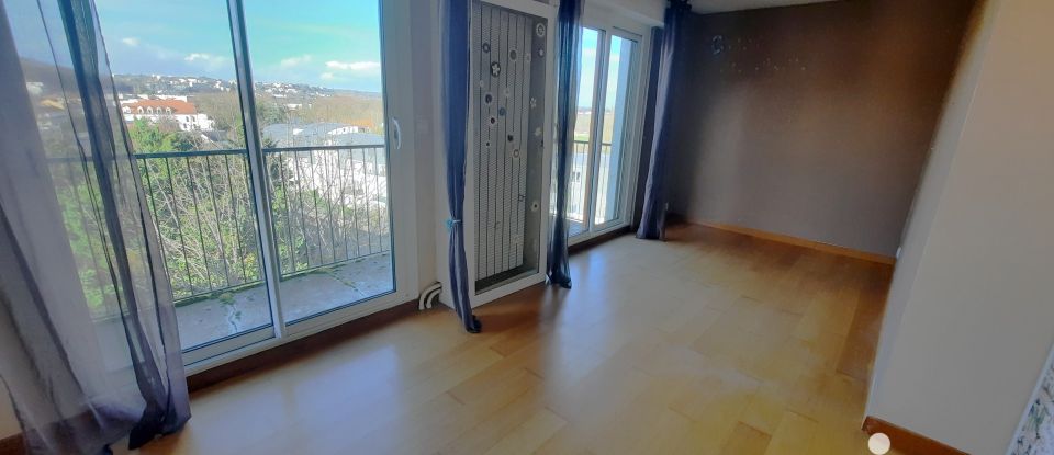 Apartment 4 rooms of 111 m² in Le Port-Marly (78560)