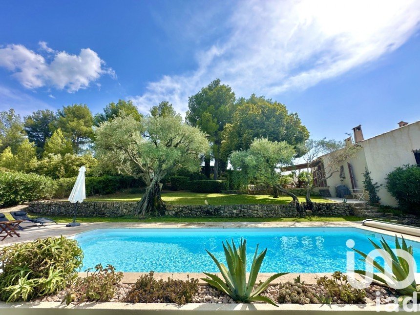 Maison 7 pièces de 177 m² à Le Castellet (83330)