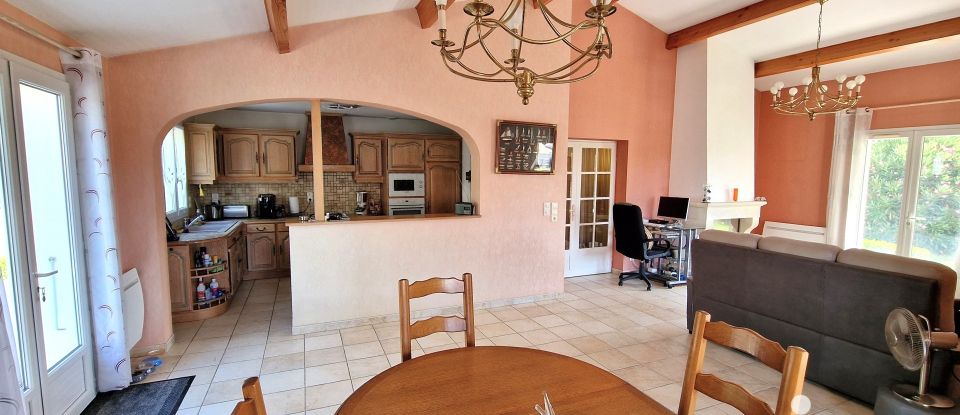 Traditional house 3 rooms of 104 m² in Marennes (17320)