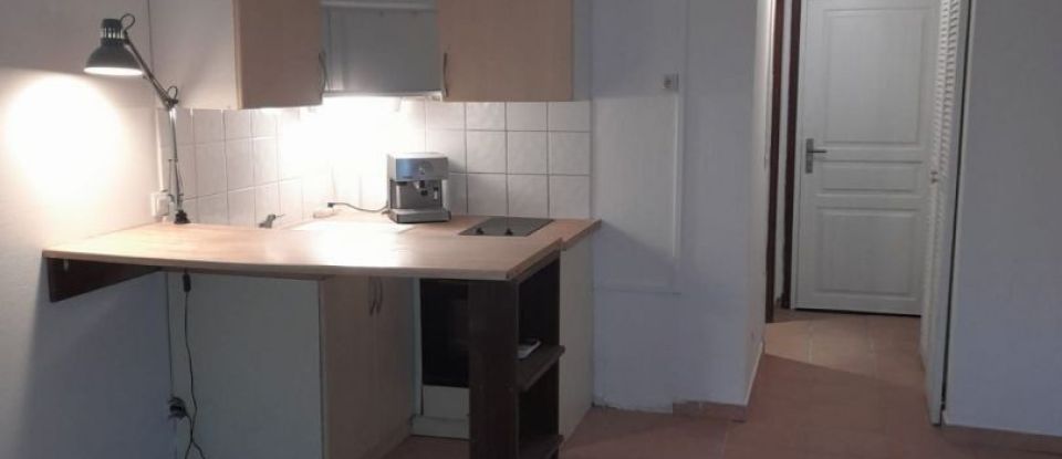 Appartement 1 pièce de 27 m² à Saint-Martin (97150)