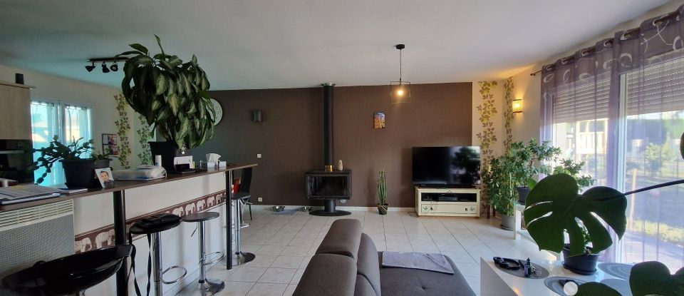 House 6 rooms of 107 m² in Valeyrac (33340)