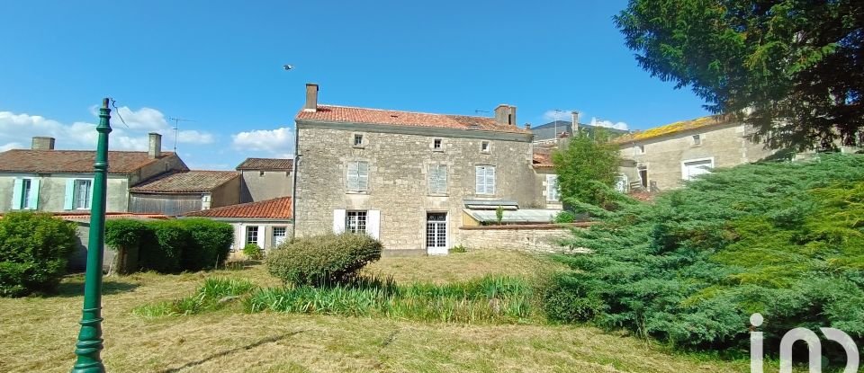 House 12 rooms of 312 m² in Maillezais (85420)