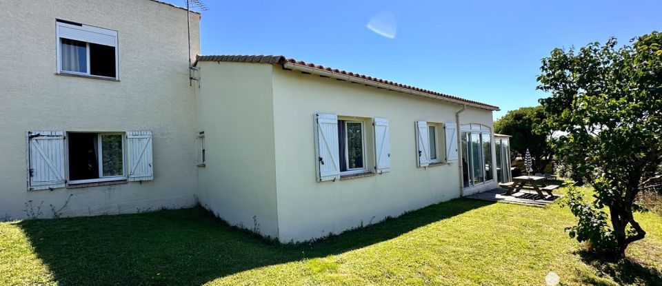 Maison traditionnelle 6 pièces de 124 m² à Saissac (11310)