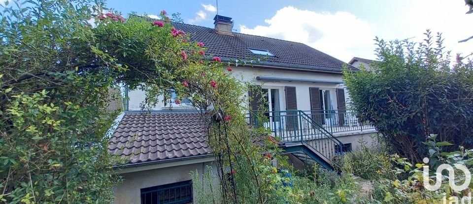 Maison 5 pièces de 136 m² à Chaumont (52000)