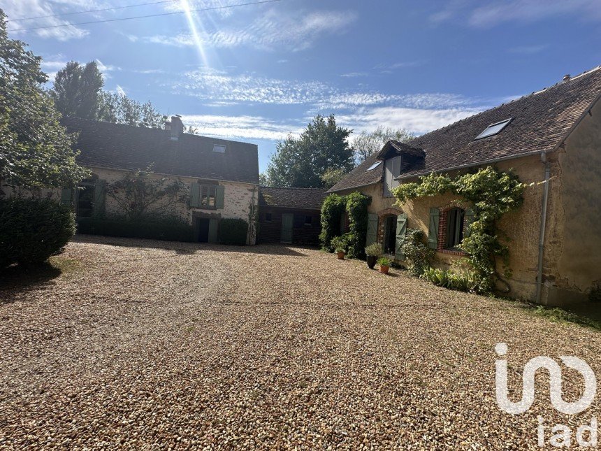 Country house 10 rooms of 266 m² in Joué-l'Abbé (72380)