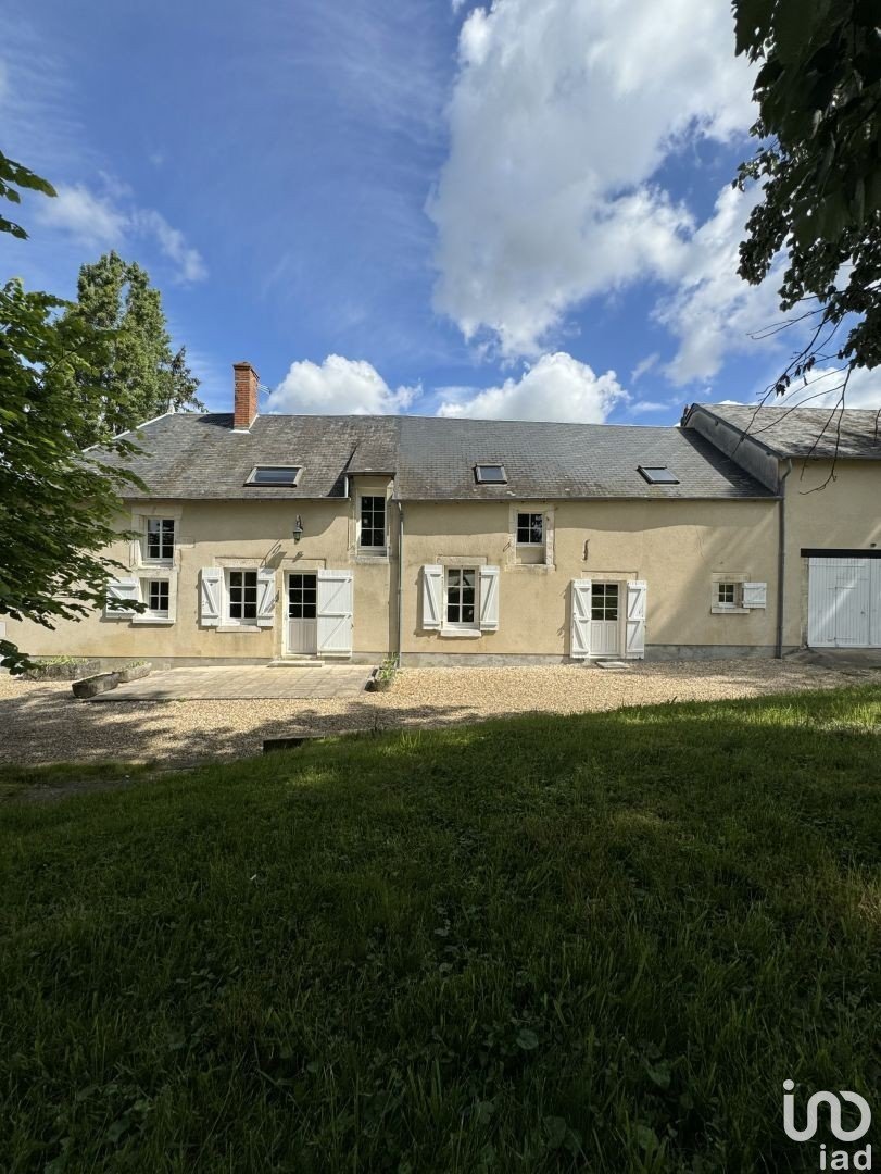 Maison 7 pièces de 208 m² à Soulangis (18220)