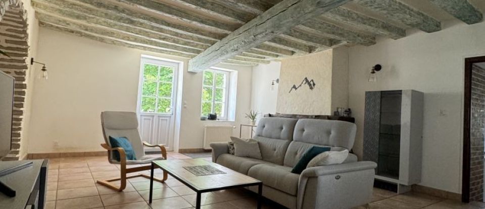 Maison 7 pièces de 208 m² à Soulangis (18220)