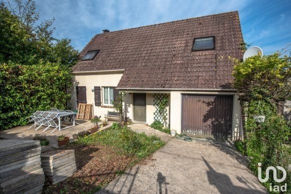 House 6 rooms of 104 m² in Souppes-sur-Loing (77460)