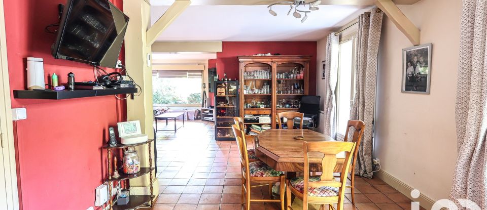 Traditional house 6 rooms of 163 m² in Bourg-Beaudouin (27380)