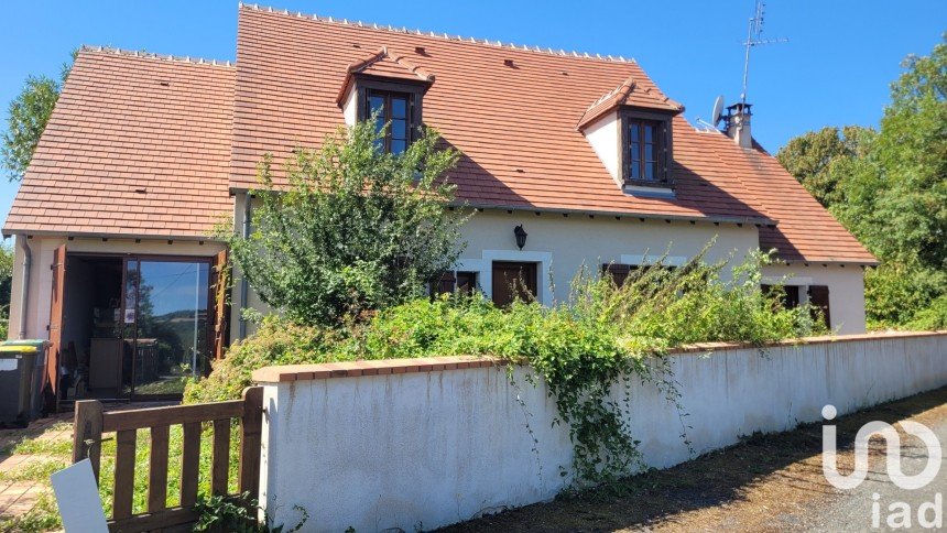 Maison traditionnelle 9 pièces de 170 m² à La Groutte (18200)