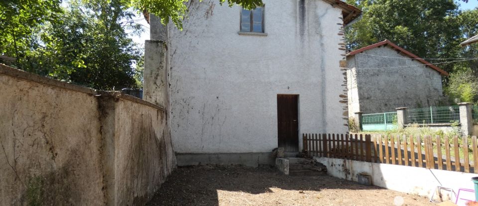 Village house 4 rooms of 75 m² in Arlanc (63220)