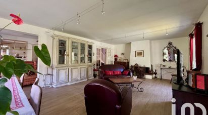 Traditional house 7 rooms of 182 m² in Rochefort-en-Yvelines (78730)