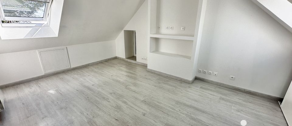 House 5 rooms of 115 m² in Sainte-Croix-Hague (50440)