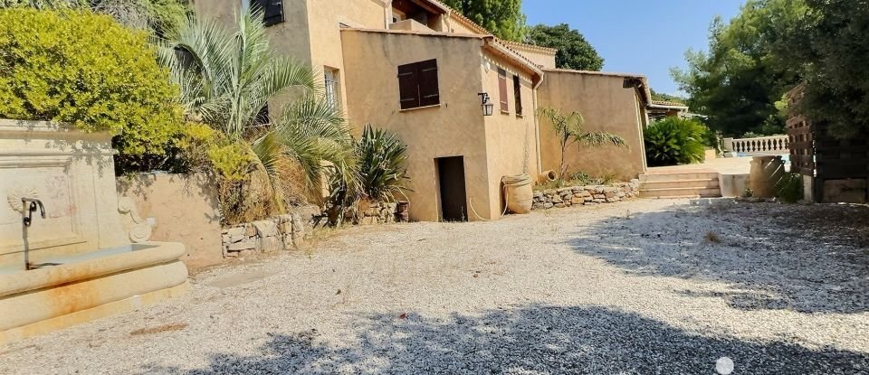 Traditional house 8 rooms of 196 m² in La Valette-du-Var (83160)