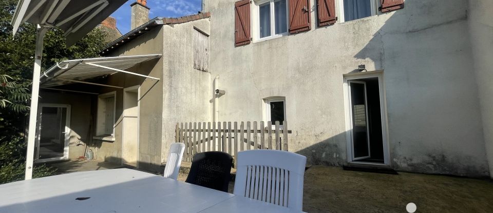 Town house 5 rooms of 112 m² in La Chapelle-Saint-Rémy (72160)