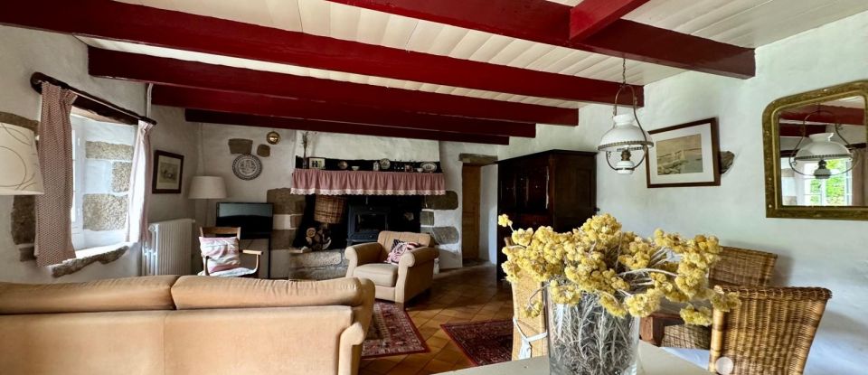 Longere 5 rooms of 125 m² in Plonéour-Lanvern (29720)