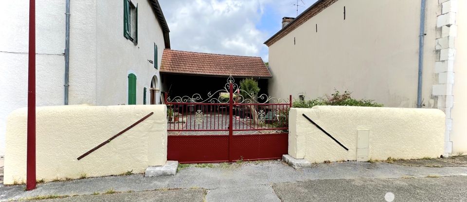 Village house 11 rooms of 480 m² in Carresse-Cassaber (64270)