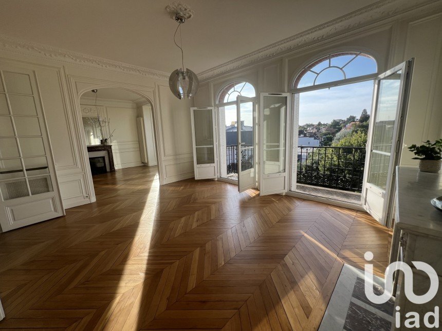 Apartment 5 rooms of 127 m² in Saint-Cloud (92210)