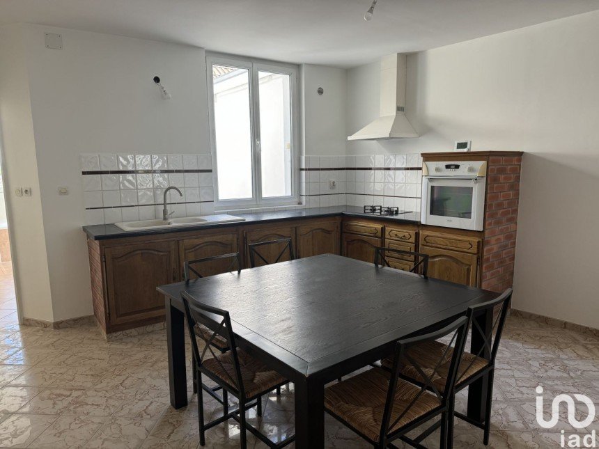 Maison 6 pièces de 137 m² à VERTUS BLANCS COTEAUX (51130)