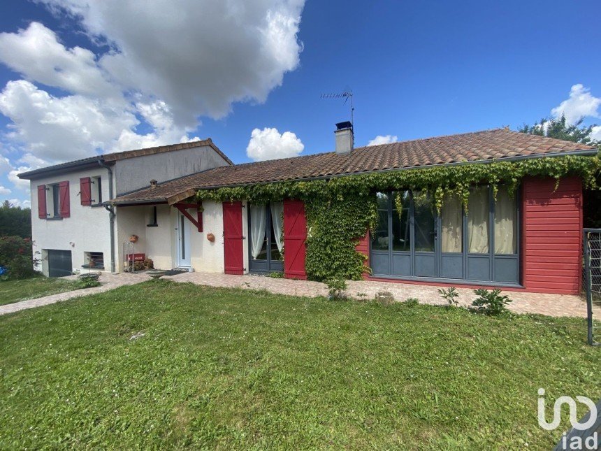 Maison 6 pièces de 130 m² à Neuville-de-Poitou (86170)