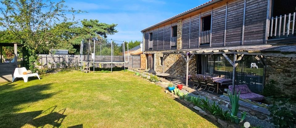 Longère 10 pièces de 194 m² à Saint-Fiacre-sur-Maine (44690)