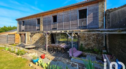 Longere 10 rooms of 194 m² in Saint-Fiacre-sur-Maine (44690)