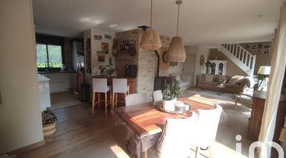 Traditional house 5 rooms of 140 m² in Saint-Aubin-lès-Elbeuf (76410)