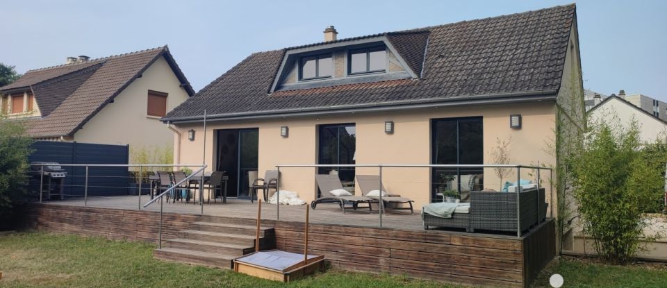 Maison traditionnelle 5 pièces de 140 m² à Saint-Aubin-lès-Elbeuf (76410)