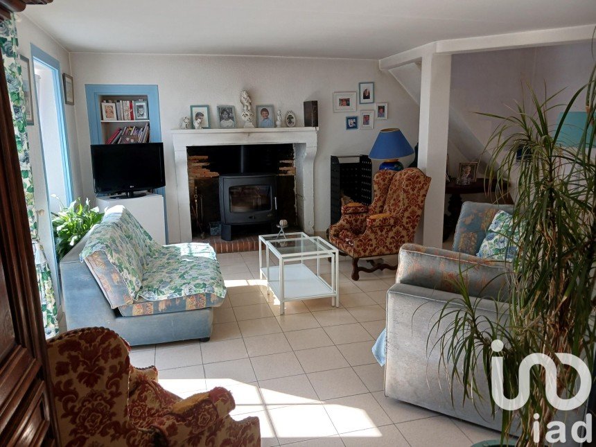 Longere 9 rooms of 168 m² in Usson-du-Poitou (86350)