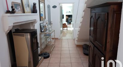 Longere 9 rooms of 168 m² in Usson-du-Poitou (86350)