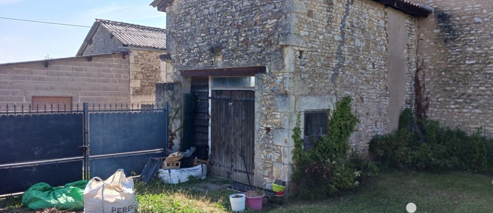 Longere 9 rooms of 168 m² in Usson-du-Poitou (86350)