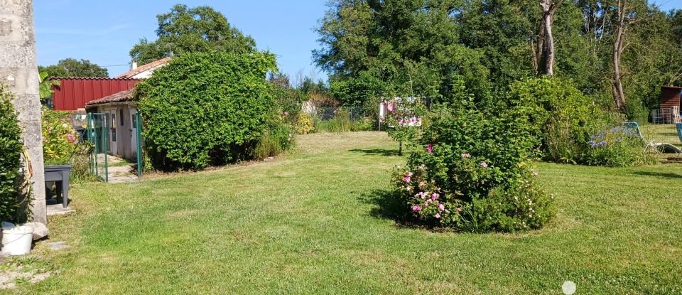 Longere 9 rooms of 168 m² in Usson-du-Poitou (86350)