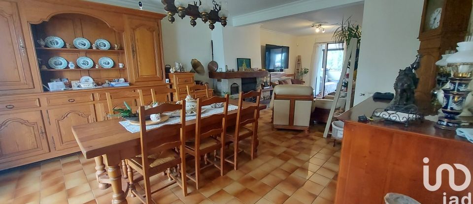 Traditional house 8 rooms of 180 m² in Lamballe (22400)